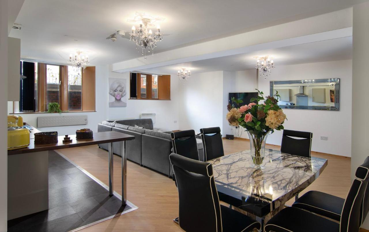 בלקפול Super Spacious Church Conversion Close To Tower מראה חיצוני תמונה